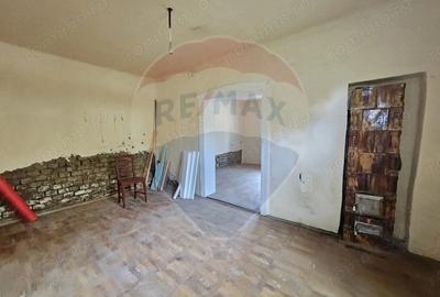 Casă cu 3 camere cu Teren 475 Mp în Central - 7
