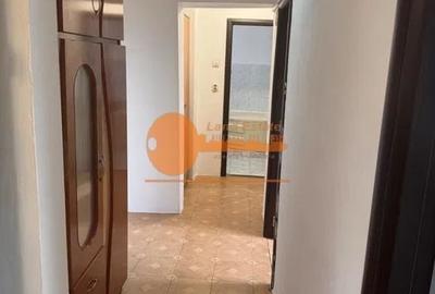 Apartament cu 3 camere decomandat în Lujerului