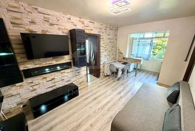 Apartament cu 3 camere semidecomandat, mobilat în Craiovița Nouă