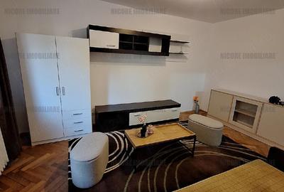Garsonieră decomandată în Girocului