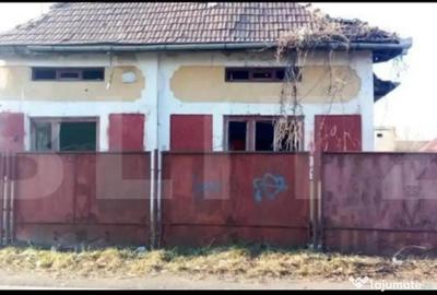 Casă cu 2 camere cu Teren 719 Mp în Central - 1