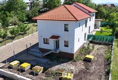 Casă cu 4 camere cu Canalizare în Șura Mică
