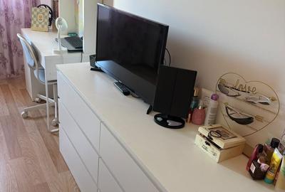 Apartament cu 3 camere decomandat în Exterior Vest