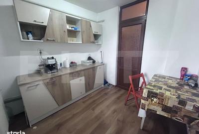 Apartament cu 2 camere decomandat, mobilat în Central