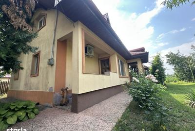 Casă cu 6 camere cu Teren 2250 Mp în Fulga
