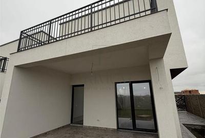 Casă cu 4 camere în Săcălaz