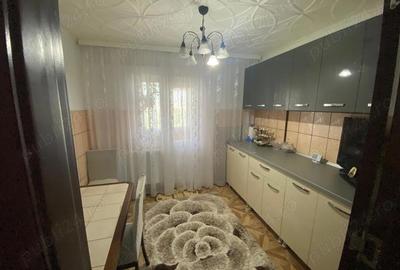 Apartament cu 2 camere decomandat în Motru
