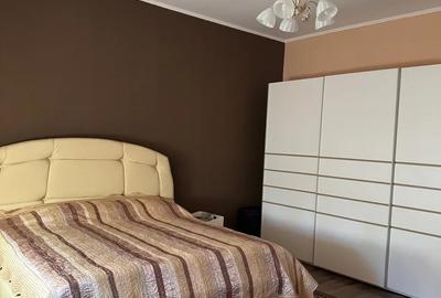 Casă cu 5 camere în Central