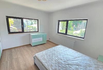 Casă cu 7 camere cu Teren 300 Mp în Ultracentral
