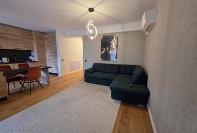 Apartament cu 3 camere decomandat în Aviației