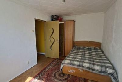 Apartament cu 2 camere semidecomandat în Săsar