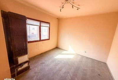 Casă cu 5 camere cu Canalizare în Vatra Luminoasă - 4