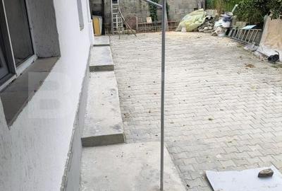 Casă cu 2 camere în Central
