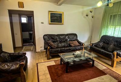 Casă cu 5 camere cu Teren 891 Mp în Central