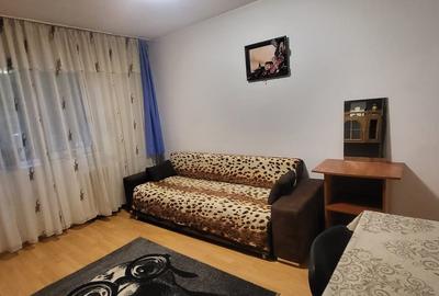 Apartament cu 2 camere semidecomandat, mobilat în Podu Roș