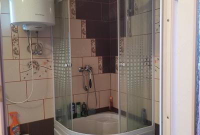 Casă cu 6 camere cu Teren 1992 Mp în Ionești