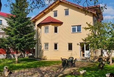 Casă individuală cu 5 camere cu Canalizare în Central