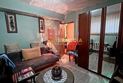 Apartament cu 2 camere decomandat, mobilat în Cetate
