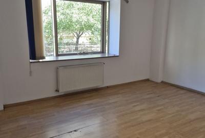 Spațiu comercial, de 140 mp, în Vitan