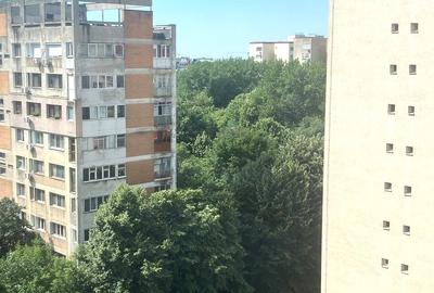 Apartament cu 2 camere semidecomandat în Metalurgiei