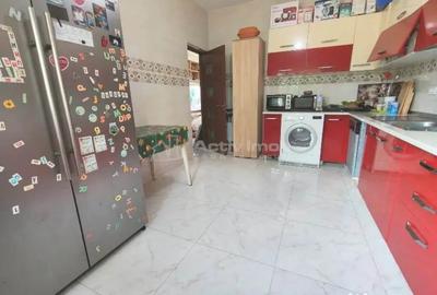 Casă cu 4 camere cu Teren 200 Mp în Prelungirea Ghencea