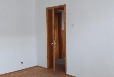 Apartament cu 4 camere decomandat în Ultracentral