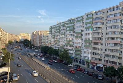 Apartament cu 3 camere semidecomandat în Ștefan cel Mare