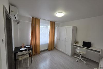 Garsonieră decomandată în Gorjului