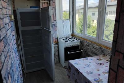 Garsonieră decomandată în Central - 2