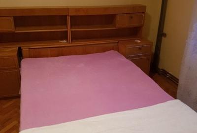 Apartament cu 3 camere semidecomandat, mobilat în - 1