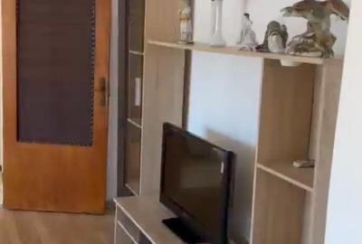 Apartament cu 3 camere semidecomandat în Ștefan cel Mare