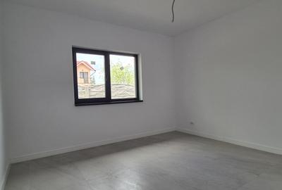 Casă cu 4 camere cu Teren 350 Mp în Clinceni