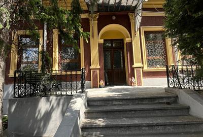 Casă cu 4 camere cu Teren 485 Mp în Central