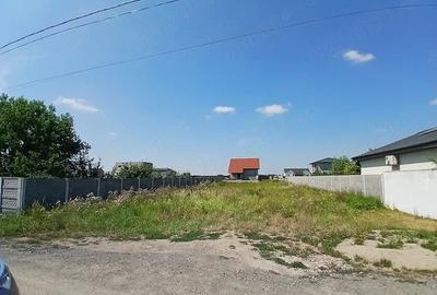 Teren de 700 mp, în Săcălaz