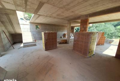 Casă cu 5 camere cu Teren 1110 Mp în Feleacu
