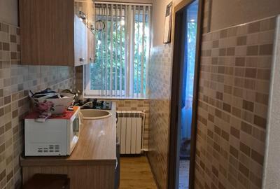 Apartament cu 2 camere semidecomandat în Calea București