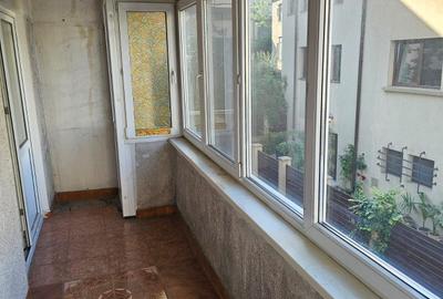 Apartament cu 3 camere decomandat în 1 Mai - 18
