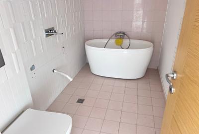 Penthouse cu 3 camere decomandat în Mamaia - 3