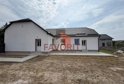 Casă individuală cu 3 camere cu Canalizare în Utvin - 1