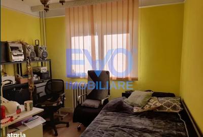 Apartament cu 3 camere decomandat în Alexandru cel Bun - 2