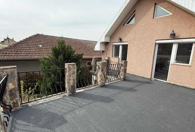Casă cu 3 camere în Central