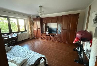 Apartament cu 3 camere decomandat în Berceni - 6