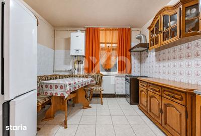 Apartament cu 3 camere decomandat în Central