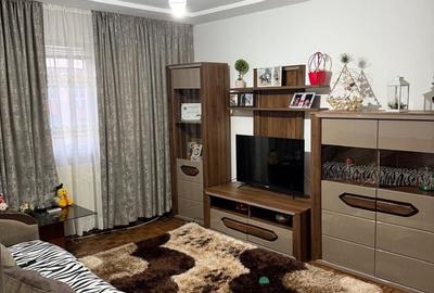 Apartament cu 3 camere decomandat în Craiovița Nouă - 2