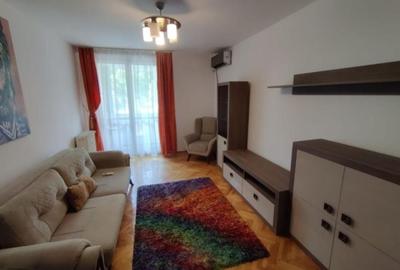 Apartament cu 3 camere decomandat în Dristor