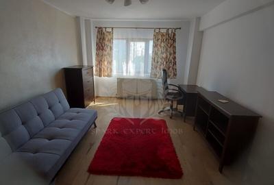 Apartament cu 3 camere decomandat, mobilat în Republicii
