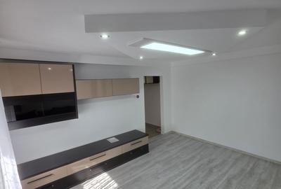 Apartament cu 3 camere semidecomandat în Central - 1
