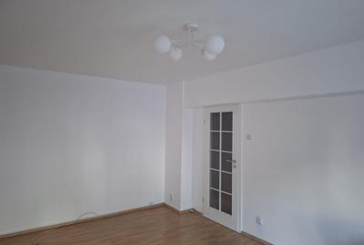 Apartament cu 2 camere semidecomandat, mobilat în Colentina