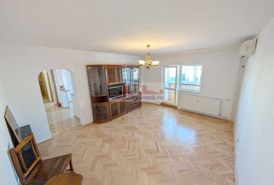 Apartament cu 2 camere decomandat în Victoriei
