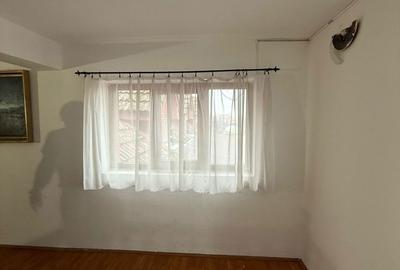 Casă cu 5 camere cu Teren 1372 Mp în Central - 2